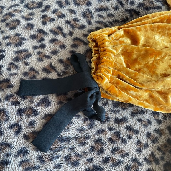 Forever 21 contemporary crushed velvet crop - Picture 4 of 5